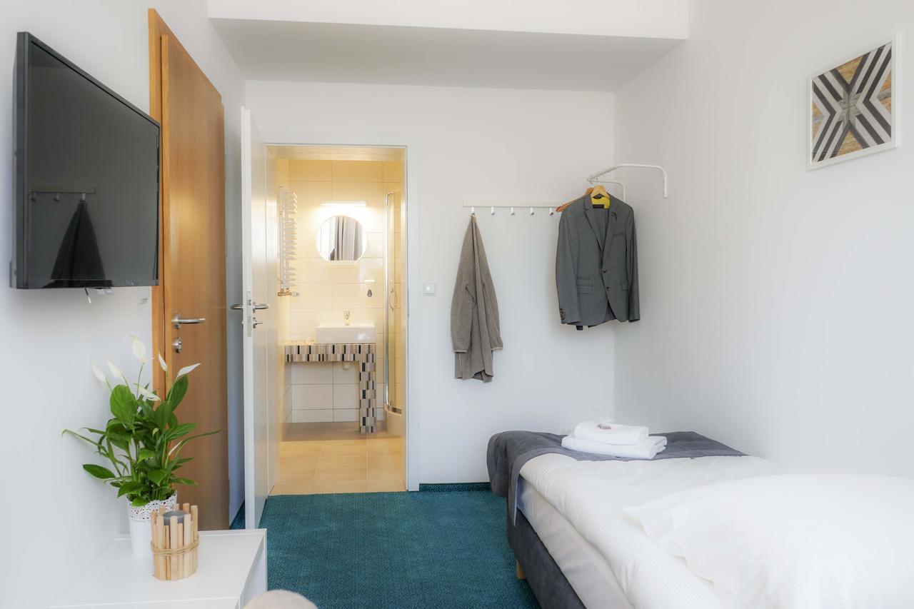 Hotel Inner City Кутно Экстерьер фото