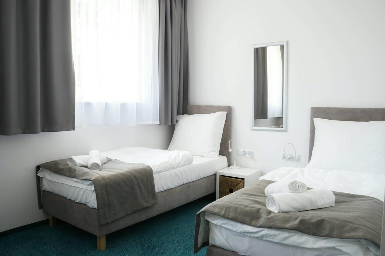 Hotel Inner City Кутно Экстерьер фото