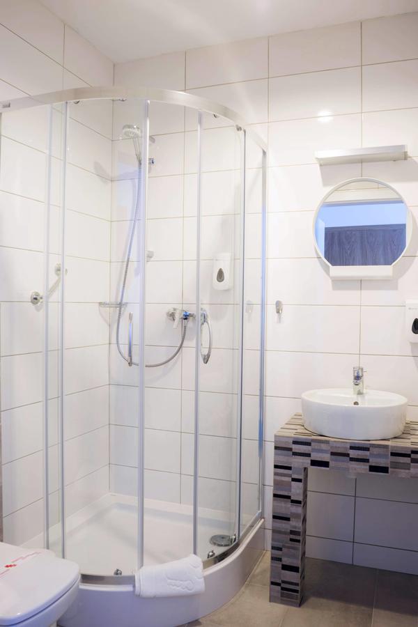 Hotel Inner City Кутно Экстерьер фото